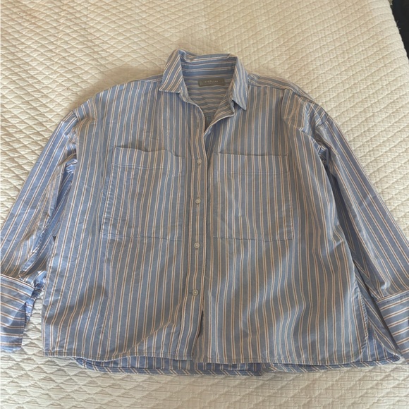 Everlane Tops - Everlane The Boxy Oxford in blue white red stripe size small